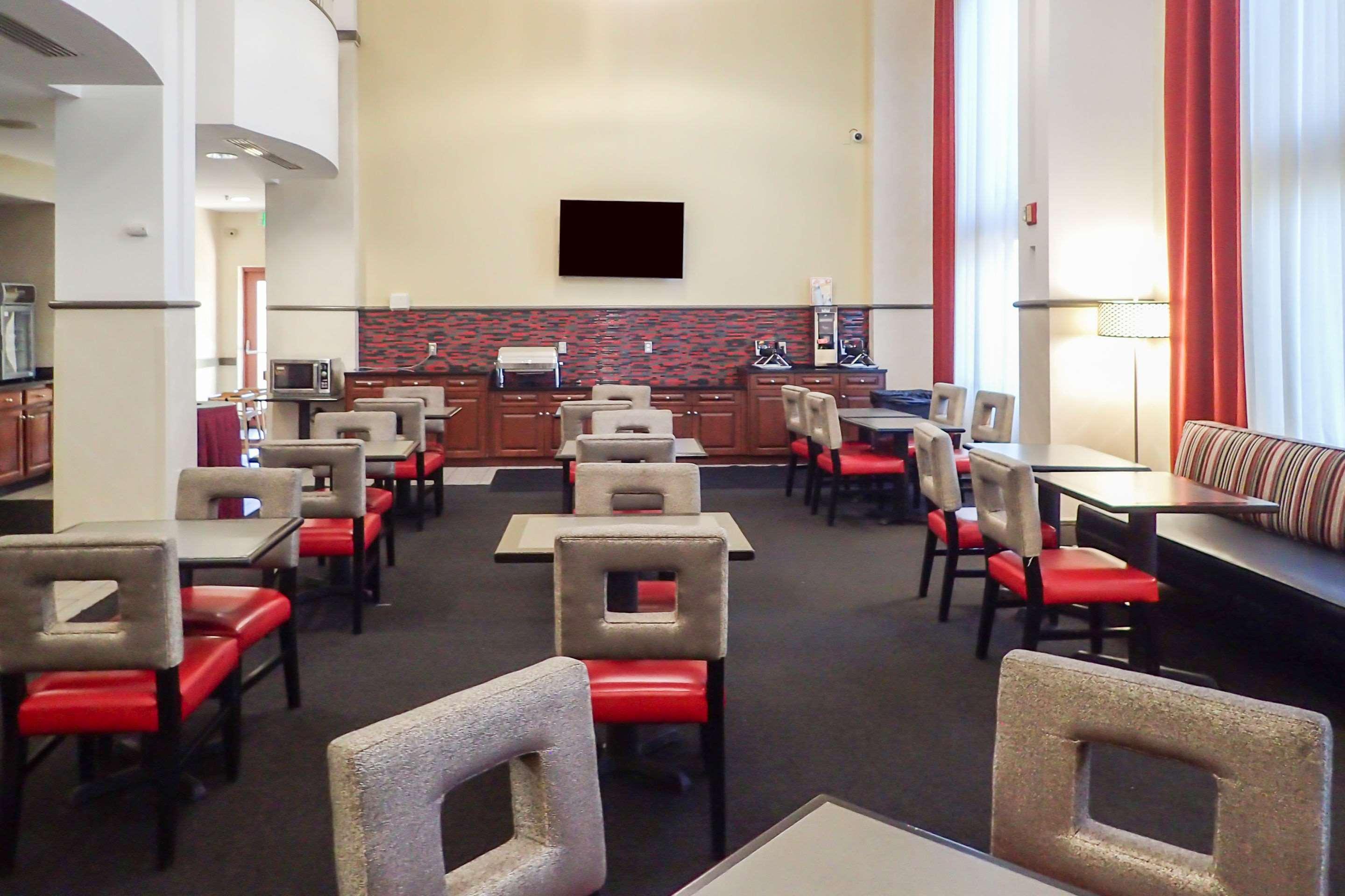 Sleep Inn & Suites BWI Airport 3*