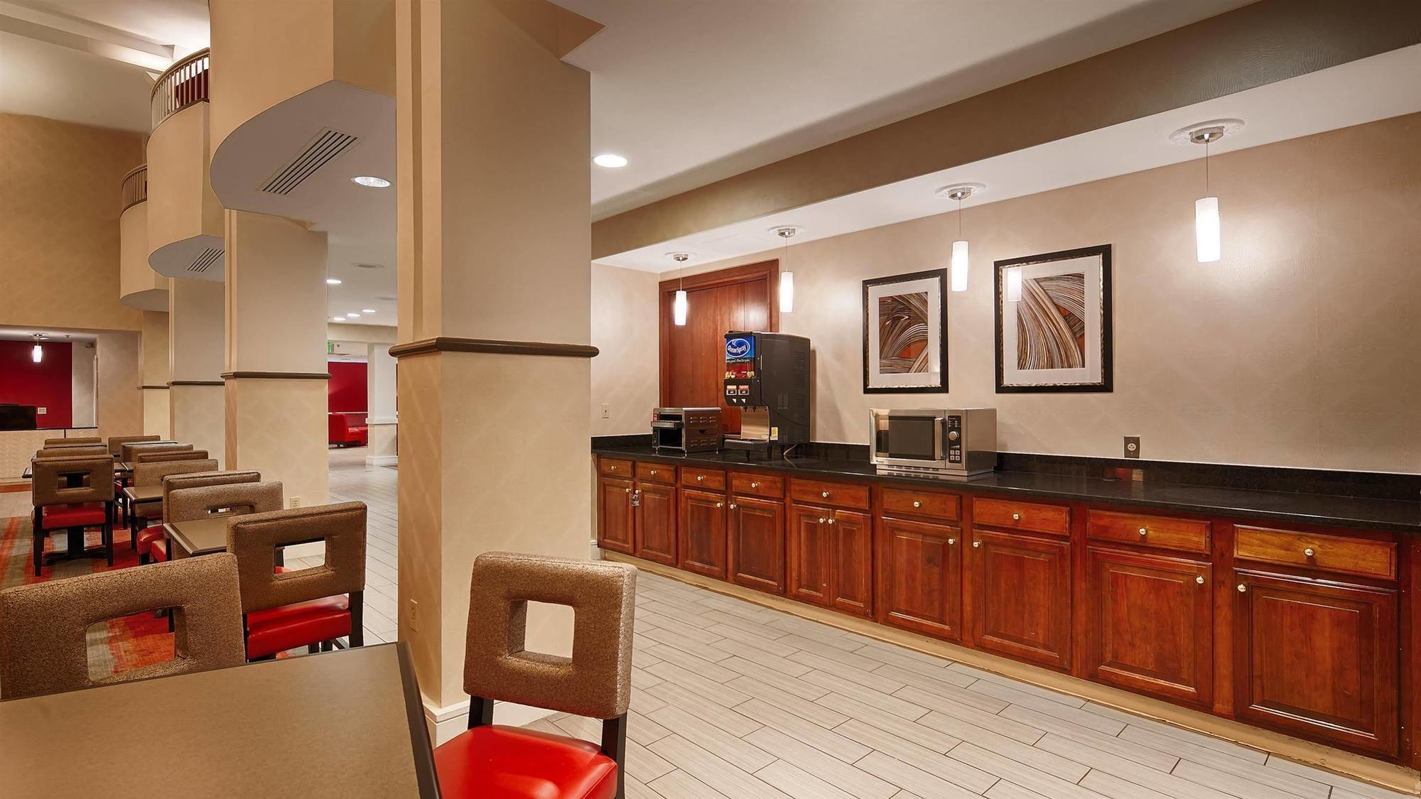 Sleep Inn & Suites BWI Airport 3*